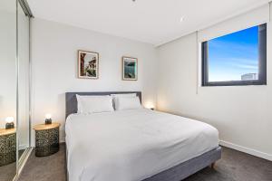 Pristine 2-Bed Unit With Beautiful City Landscape