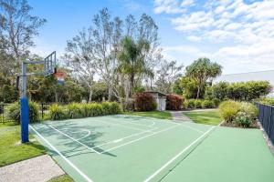Beachside 3-Bed with BBQ, Pool, Gym & Tennis Court