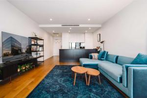 Perfect Located 1-Bed with Great Views & Parking