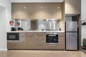 Chic Apartment In Melbournes Heart