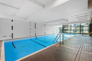 Chic Apartment In Melbournes Heart