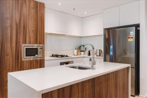 1-Bed with Amazing Views, Gym, BBQ & Parking