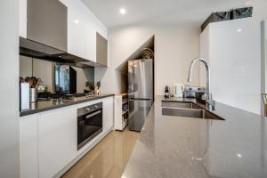 Tranquil Apartment in Green, Well Connected Suburb