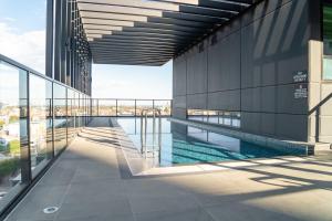 Stylish Southbank 1-bedroom with pool and Gym