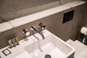 Stylish Southbank 1-bedroom with pool and Gym