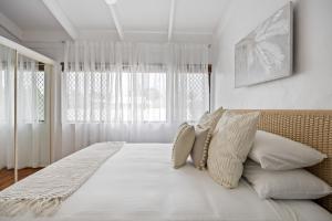 Chic 2-Bed Cabin-Style Home by Mooloolaba Beach