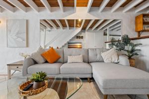 Chic 2-Bed Cabin-Style Home by Mooloolaba Beach