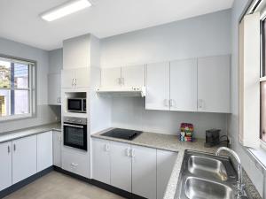 3-Bed with Alfresco Dining & Pool in Batemans Bay