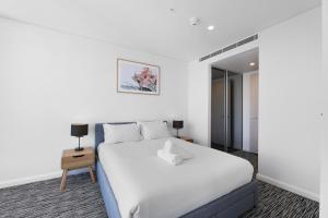 Luxe Oceanfront 1-Bed High Rise with Pool & Gym