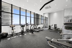 Luxe Oceanfront 1-Bed High Rise with Pool & Gym