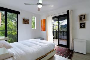 Sophisticated 2-Bed Home With Alfresco Dining