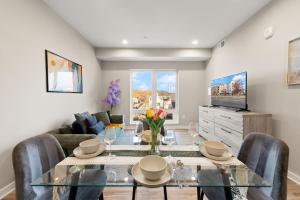 Market Lux 2BD Condo
