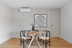 Lovely 1-Bed with Balcony in St Kildas Heart