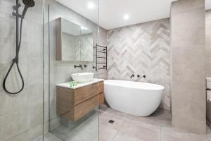 Perfect 2-Bed Inner-City Home with Pool & BBQ Area