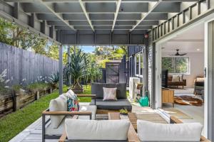 Trendy 2-Bed Home with Outdoor Entertainment