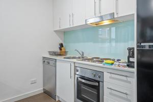 Cosy 1-Bed with Balcony in Trendy St Kilda