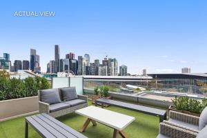 Impeccably Chic 2-Bed With Views & Fab Amenities