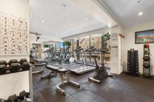 2-Bed Inner-City Pad with Gym & Sauna