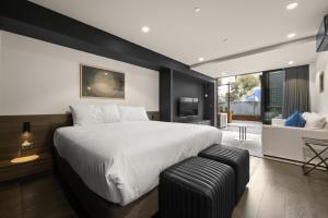 Braddon Studio: Parking & BBQ