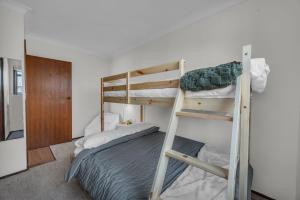 Sea Gazza - Welsh Street, 12