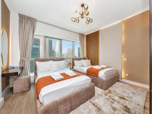 Luxury Waterfront View w Ain Dubai and PS5 in JBR 5 min from the beach