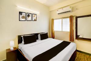 Super Hotel O Laxmi Narsimha Temple Banjara Hills