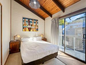 Broulee Break -2-Bed Beach House with Games Room