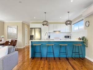 3-Bed Coastal Haven with Alfresco Dining & BBQ