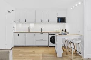 Studio3 Chic Bondi Abode with Pool & AC