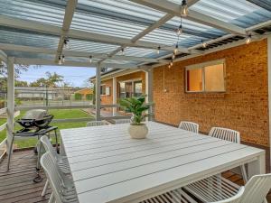 4-Bed Beach House with Garden & Alfresco Dining