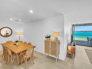 3-Bed: Riverfront Alfresco Dining & Rooftop Pool
