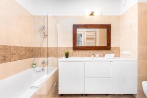 Apartament Jeziorańskiego by Your Freedom