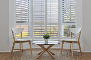 Elegant 3-Bed Home Steps from Sunny Glenelg Beach