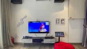 Senai -- Spacious & Mahjong & Billiards & KTV #4BR5B #30-35 pax by Cowidea