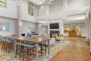 Hampton Inn & Suites by Hilton Plymouth