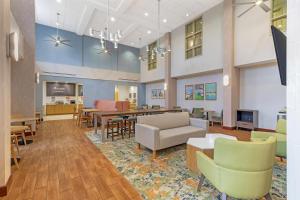 Hampton Inn & Suites by Hilton Plymouth