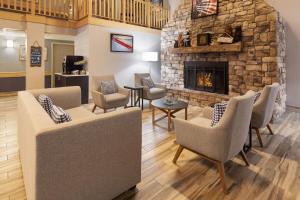 AmericInn by Wyndham DouglasSaugatuck