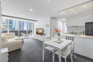 Walk to Crown 2BR with Balcony, Pool, Gym and Parking