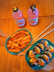 겨울에도 따뜻한 3룸 숙소 넓은 거실 모임 가능 아차산역 도보 4분 롯데월드 어린이대공원 근처 1월 2월 소주 및 간단 안주 이벤트 7일 이상 오프 픽드롭 서비스