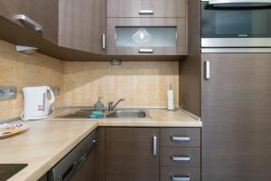 Orkana Spacious Apartment by BookingHost