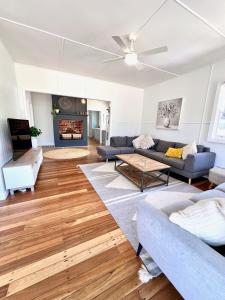 White House at Narooma Beach