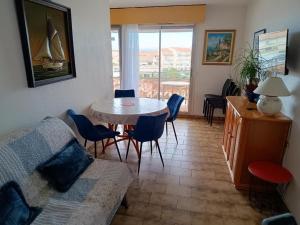 Appartement T2 vue Mer et Port,2 balcons, Parking privé