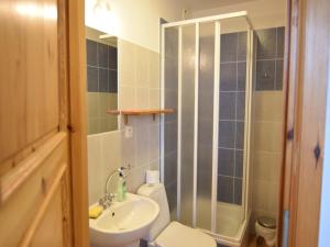 Cottage in a quiet location by the lake Mausz, Parchowo in Kashubia