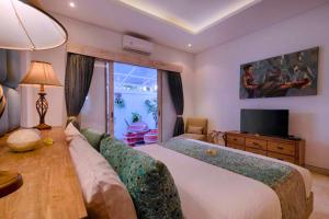 Verena 5 BR Ocean View Private Pool Villa ZN373