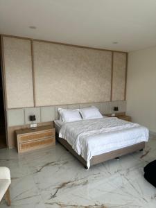 Eirenes Lakeside Villa