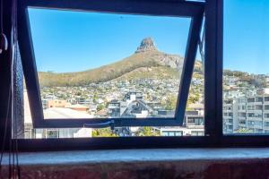 Elegant Sea Point Retreat Splendid Views Wifi