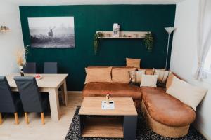 Voll ausgestattete 3 Zimmer Wohnung mit 2 Schlafzimmer