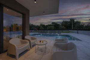 Villa Issa by Kompas Villas