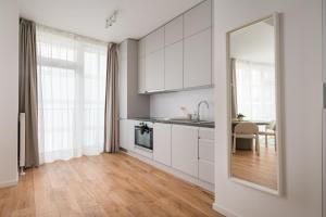 Browary Warszawskie Superior Apartment by BookingHost