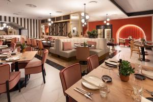 Catalonia Plaza España Hotel & Spa